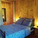 Confortable En Auvergne Proche De Randonnees - Fr-1-582-346 *