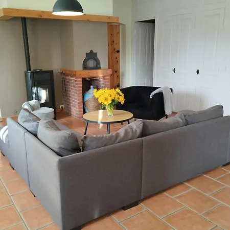 Confortable En Auvergne Proche De Randonnees - Fr-1-582-346 *