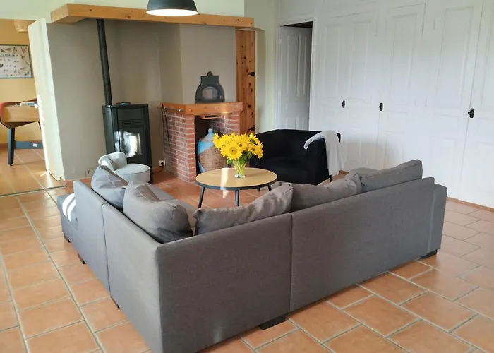 Confortable En Auvergne Proche De Randonnees - Fr-1-582-346 *